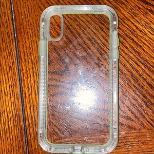 iPhone XR life proof case